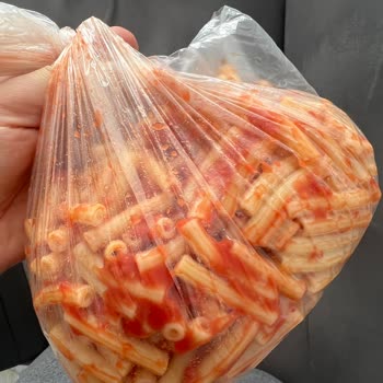 Tat Domates Rendesi Bozuk Çıktı, Üretim Ve Depolama Süreçleri Sorgulanıyor