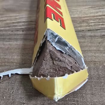 Son Kullanma Tarihi Geçmemiş Toblerone’da Küf Ve Mantar Sorunu