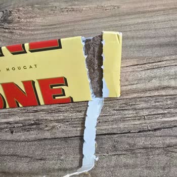 Son Kullanma Tarihi Geçmemiş Toblerone’da Küf Ve Mantar Sorunu