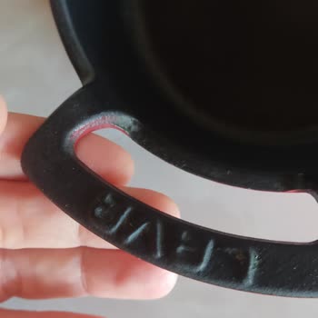 Lava Döküm Tava Kaplaması Kısa Kullanımda Dökülerek Pas Göründü