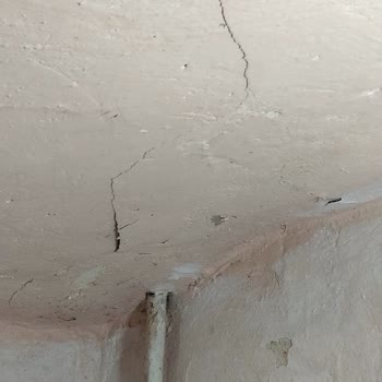 260 Bin TL Ödeme Sonrası Yarım Bırakılan Laminat Parke İşlemi Ve Mahvolan Alan