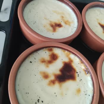 Fırının Tavanından Dökülen Parçalar Hijyen Ve Sağlık Riski Oluşturuyor, Ücretsiz Onarım Talebi