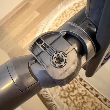 Dyson V15 Tekerlek Kırılması Ve Yurt Dışı Satın Alma Nedeniyle Servis Eksikliği
