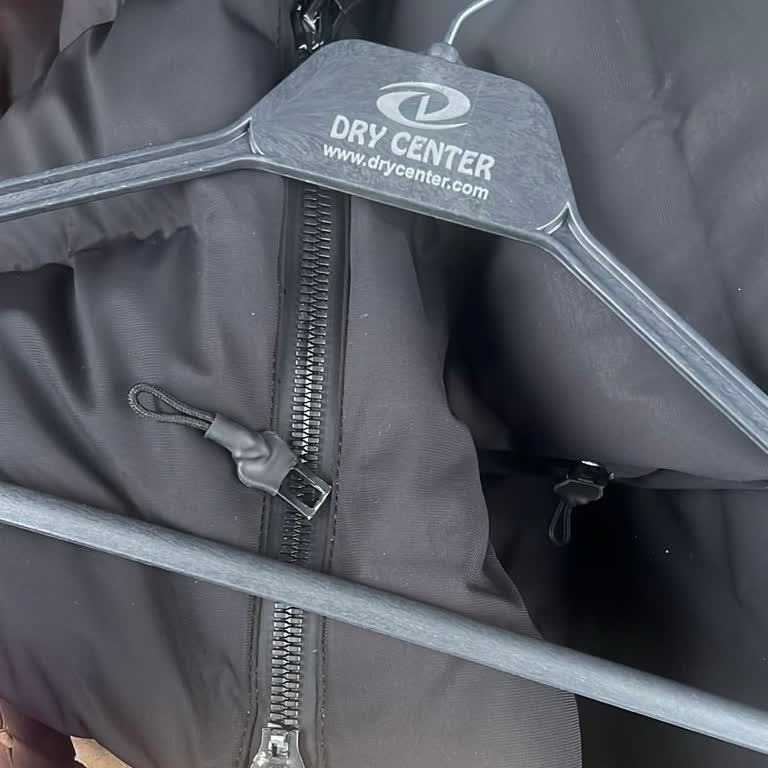 Montumun Fermuarı Kırıldı, Kuru Temizleme Şubesi Sorumluluk Reddetti