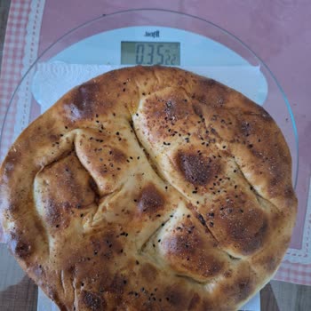 Happy Center Çiftli Pide Olarak Satılan Bir Ürünün Gramajının Düşük Olması