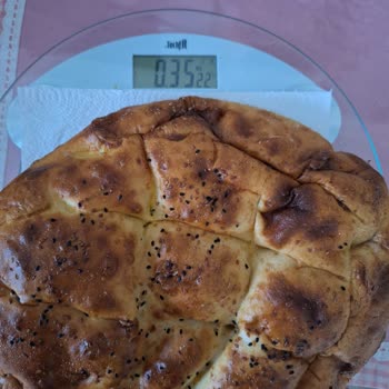 Happy Center Çiftli Pide Olarak Satılan Bir Ürünün Gramajının Düşük Olması