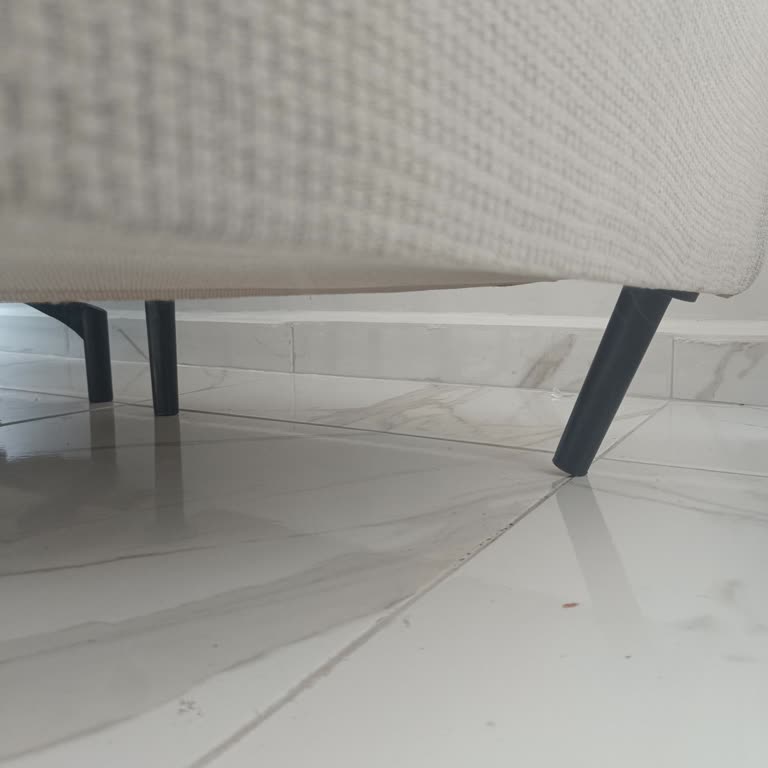 İstikbal Mary L Köşe Takımında Sünger Çökmesi Ve Ayak Bağlantısı Kırığı