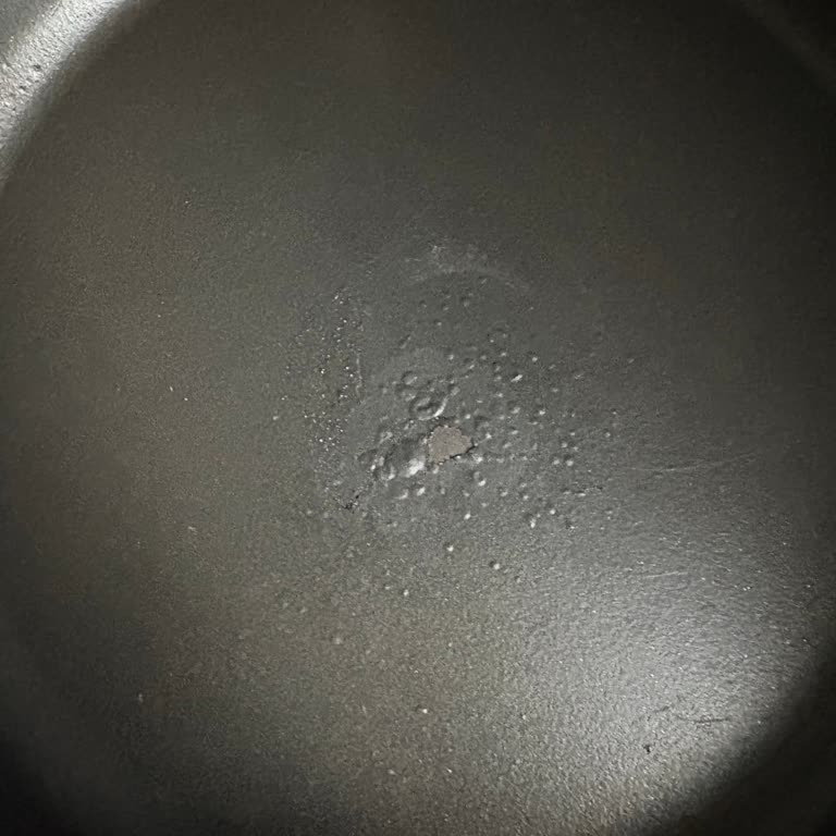 Karaca Blue Diamond Tava Setinde Plastik Parçaların Çıkması Ve Ayıplı Ürün Talebi