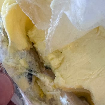 Son Kullanma Tarihine Rağmen Tereyağının Küflenmesi