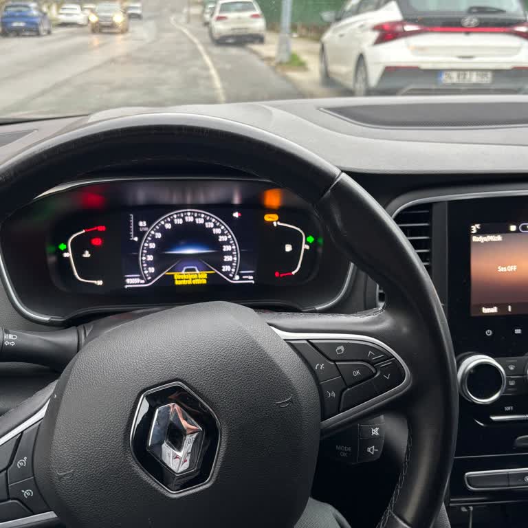 Renault Megane Kolon Kilidi Sorunu Üç Servis Ziyaretine Rağmen Çözülmedi