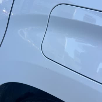 Exijo reembolso por daño falso en alquiler de coche en CarJet