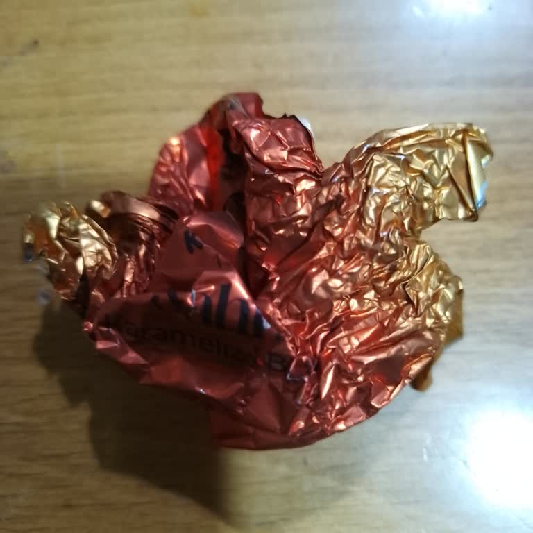 Hijyenik Olmayan Ve Özensiz Çikolata Paketleme