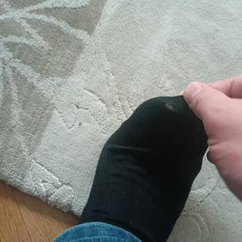 Sağ Ayağındaki Reebok Spor Ayakkabısı Çorap Yırtıyor, Garanti Red Kararı