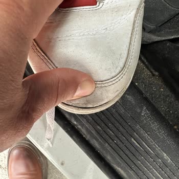 Nike Spor Ayakkabıda Kısa Sürede Aşınma Ve Yetersiz Fotoğraf İncelemesi