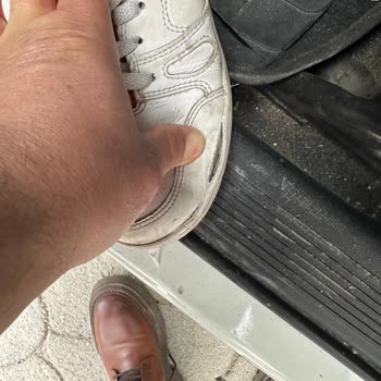 Nike Spor Ayakkabıda Kısa Sürede Aşınma Ve Yetersiz Fotoğraf İncelemesi