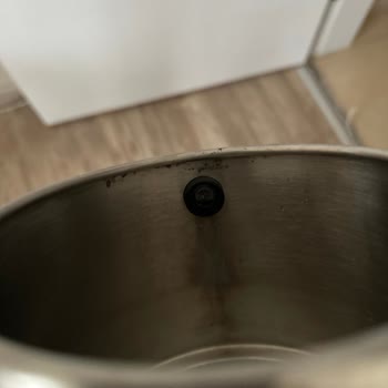 Yeni Fakir Selftea Çaycısında Çalışmama Ve Paslanma Sorunu Kabul Edilemez