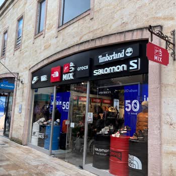 Su Geçirmez Olduğu Söylenen Bot Su Alıyor Ve Mağaza Çözüm Sunmuyor