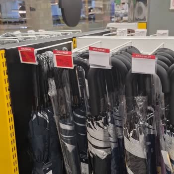 Şemsiye Fiyat Farkı Ve Personel Tutumu Şikayeti