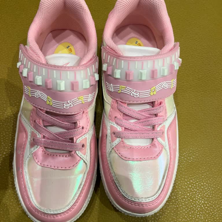 Çocuğumun Ayağını Şişiren Sert Ayakkabı İçin Değişim Talebi