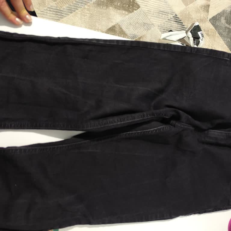 İlk Yıkamada Solmuş Ve Daralan Kot Pantolonun Değişimi Reddedildi