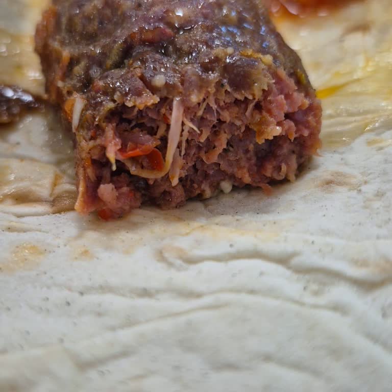 Denizli KYK Yurdu'nda Çürük Et Ve Aşçının Saygısız Tutumu