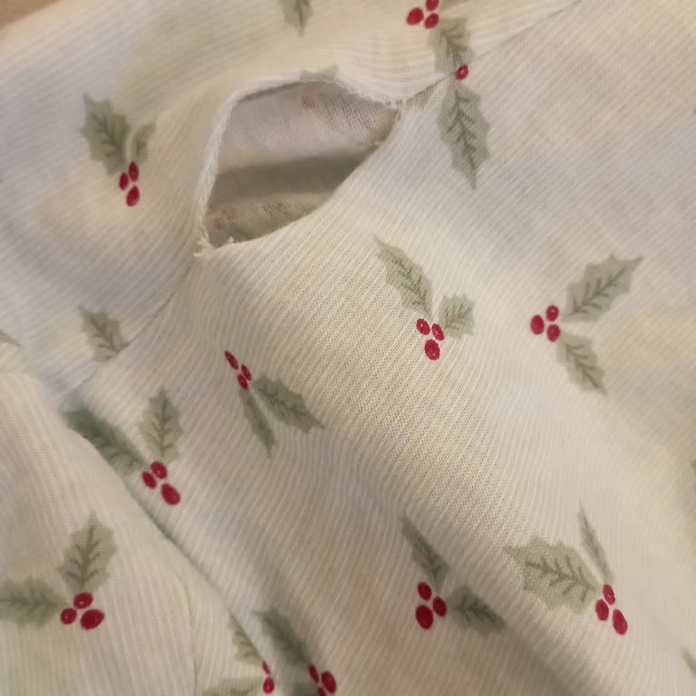 Ayıplı Penti Pijamasında Bacak Söküğü, Değişim Talebi