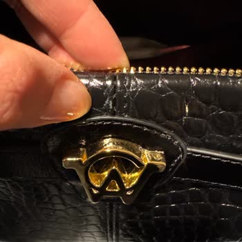 Manc Zouzou Çantada Çizik Ve Deri Soyulması, İletişime Cevap Gelmedi