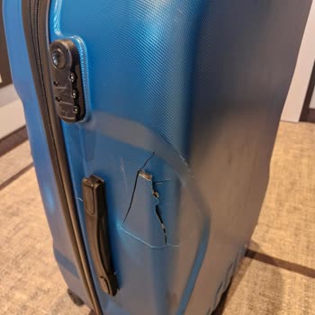 Sunexpress'te Kırılan Valiz İçin 2,5 Aylık Çözüm Eksikliği Ve Tazminat Talebi