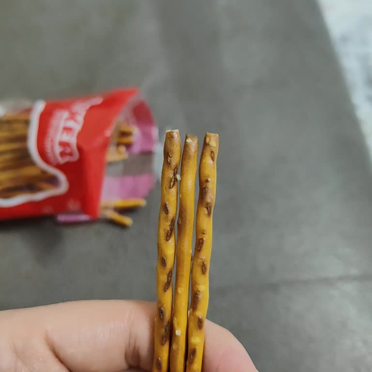 Ülker Çubuk Krakerde Yanmış Ürün Kalite Kontrol İhmalı