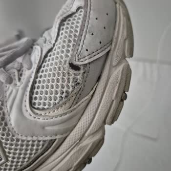 New Balance 530 Ayakkabısının File Bölümünün Erken Yırtılması Ve Mağazanın Sorumluluk Reddi