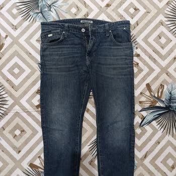 Mavi Mağazasında Rengi Solmuş Ve Beden Küçülen Pantolonların Değişim Talebi