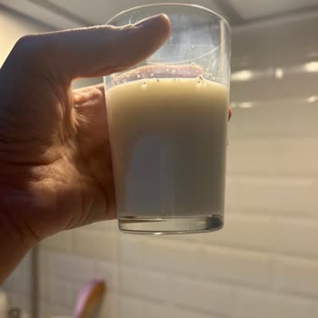 Sütaş Sütlerinde Yabancı Parçalar Ve Sağlık Tehlikesi