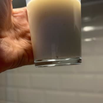 Sütaş Sütlerinde Yabancı Parçalar Ve Sağlık Tehlikesi