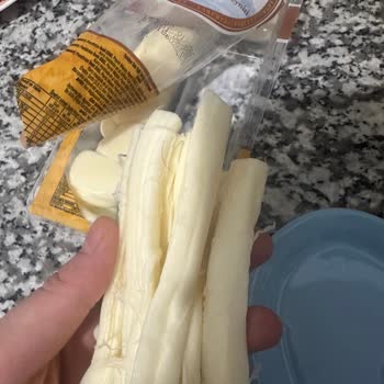 A101'den Alınan Tarabya Peynirinde Kıl Tespiti Ve İade İsteği