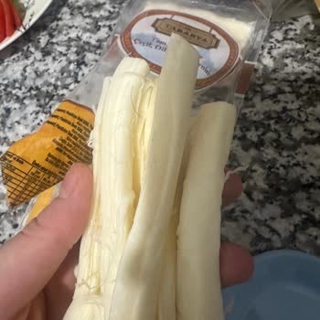 A101'den Alınan Tarabya Peynirinde Kıl Tespiti Ve İade İsteği