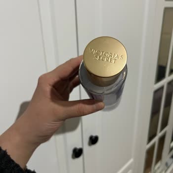 Victoria’s Secret Vücut Spreyi Kırıldı Ve Değişim İstiyorum