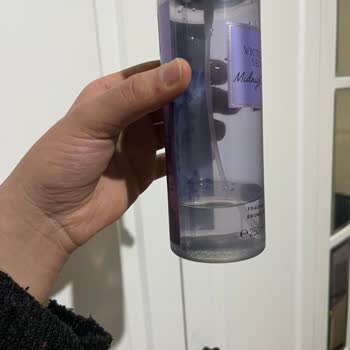 Victoria’s Secret Vücut Spreyi Kırıldı Ve Değişim İstiyorum