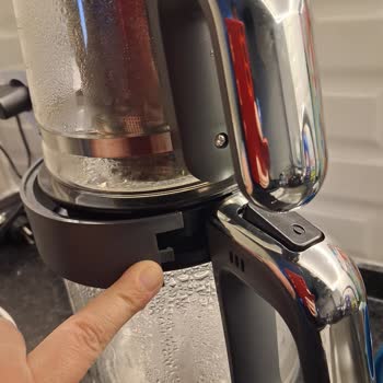 İki Hafta Sonra Çay Makinesi Plastik Parçası Deforme Oldu, Ücret İadesi Talebi