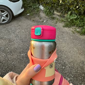 Paslanmaz Çelik Çocuk Suluğunda Paslanma Ve Satıcıdan Cevap Yok