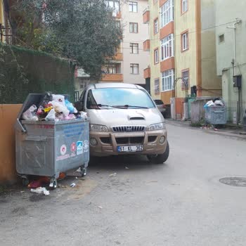 İki Binada Çöp Yükü Artışı Ve Yanlış Konteyner Yerleşimi