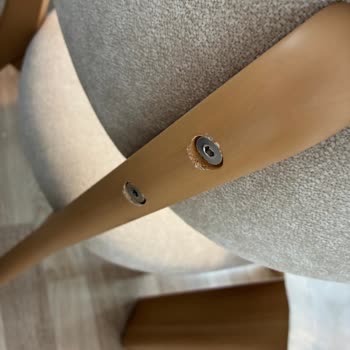 Kelebek Mobilya 6 Sandalyeden 4 Tanesinde Ciddi Deformasyon Mevcut