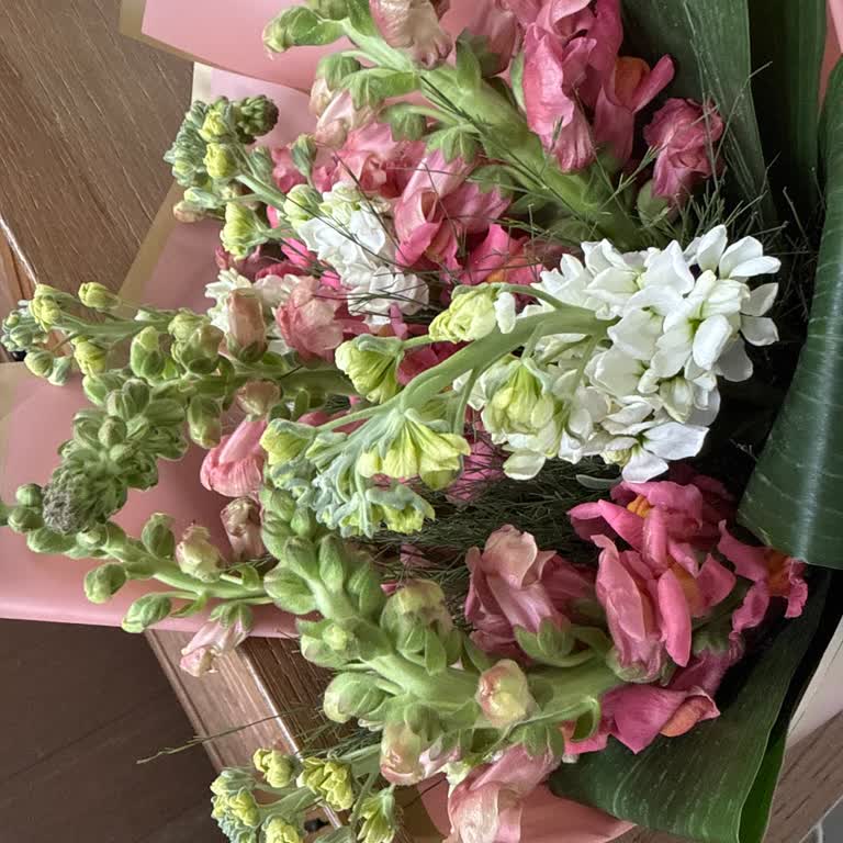 Pembe-Beyaz Şebboy Buketi İçeriği Yanlış Geldi Ve Müşteri Hizmetlerinden Çözüm Yok, Tam İade Talebi