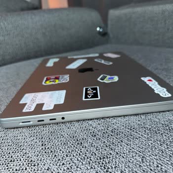 Macbook Pro M4 Pro İç Ekran Çatlağına Garanti Kapsamında Ücretsiz Değişim