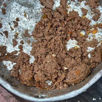 Süresi Geçmiş Kedi Konservelerinde Beyaz Parçalar Ve İade Talebi