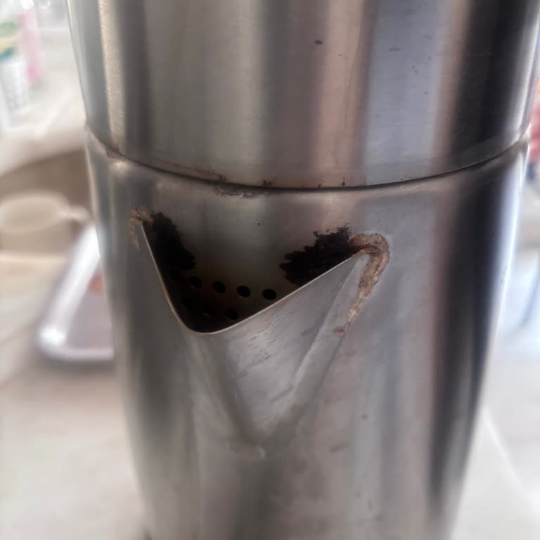 Altus Al 795 Çay Makinesindeki Paslanan Alt Hazne Ve Ücretsiz Değişim Talebi