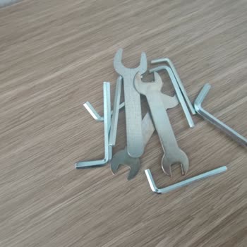 83 Gün Gecikmeli Teslimat, Eksik Kitaplık Ve Montaj Sorunu