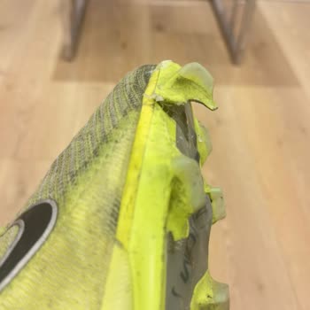 Nike Mercurial Air Zoom Elite Kramponunda Taban Paneli Ayrılması Ve Zoom Air Patlaması