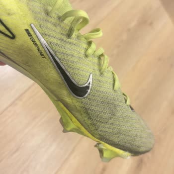 Nike Mercurial Air Zoom Elite Kramponunda Taban Paneli Ayrılması Ve Zoom Air Patlaması