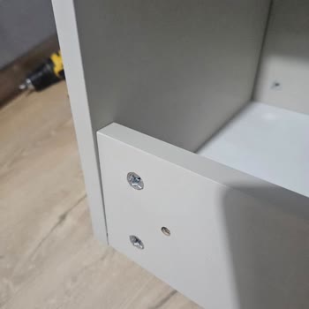 Bağlantı Yuvaları Hatalı Çalışma Masası İçin İade Talebi