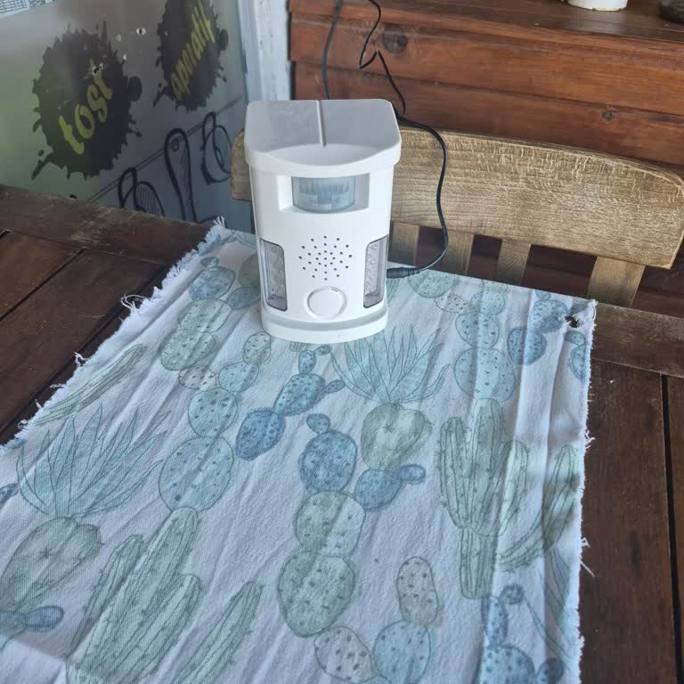 Hayvanları Etkilemeyen Ve Ses Sorunu Çıkan Kedi Köpek Kovucu Cihazı İçin 2000 TL Tam İade